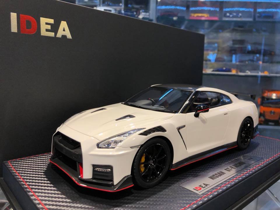 【🎁📿Brezplačna ogrlica z vrtnico🎁】🎄Superavto——🏎️Realistični motor GTR in svetlobni učinki